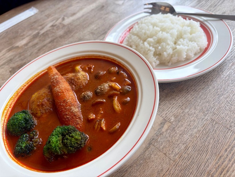 しめじチキン  400番 スープ中盛り＋にんじん・ブロッコリーのトッピング