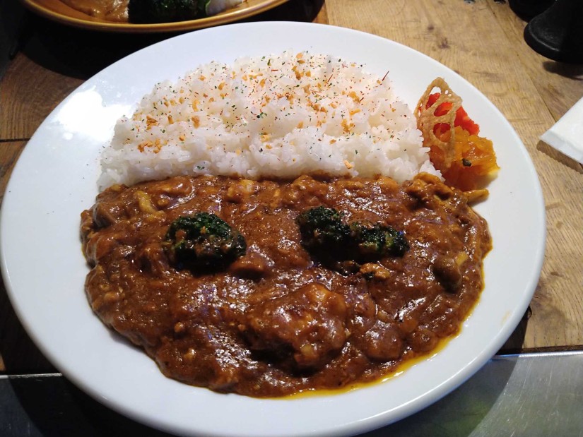 しびれ鶏カレー 辛さマシ