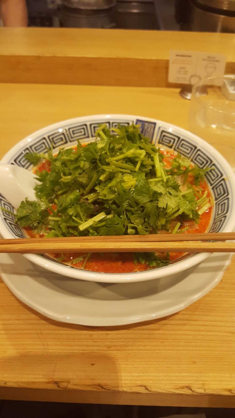 担々麺中辛追いパクチー