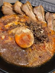 炙りチーズ坦々麺 麻辛激辛