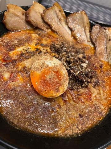 炙りチーズ坦々麺 麻辛激辛