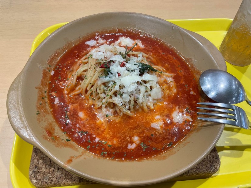 旨辛！3種唐辛子の完熟トマトパスタ