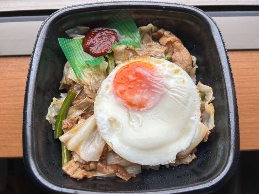 にんにく香る特製醤油ダレ  牛キャベ丼