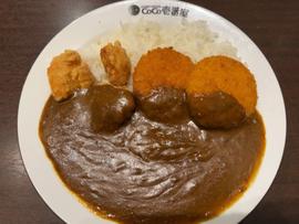 ポークカレー（クリームコロッケ、フライドチキントッピング）20辛