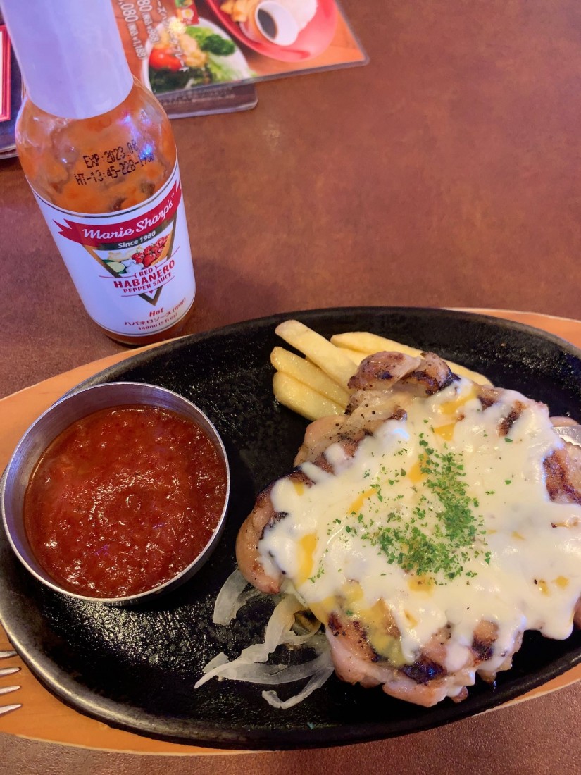 3種のチーズとグリルチキン