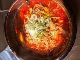 ホルモンラーメン 極辛