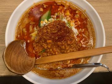 赤の辛口担々麺