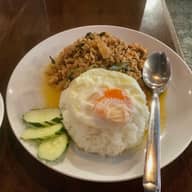 ガパオガイラートカーオ