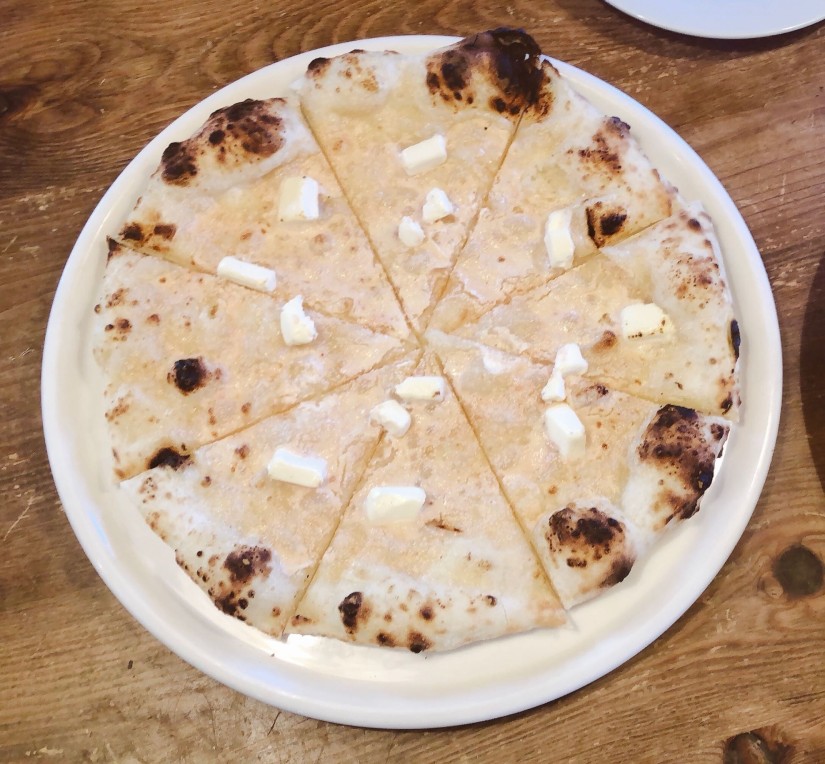 明太子のクリームピッツァ