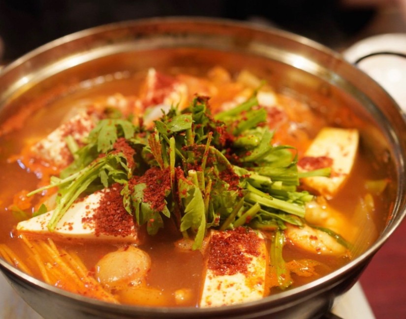 キムチチゲ 辛さ自由に調整可