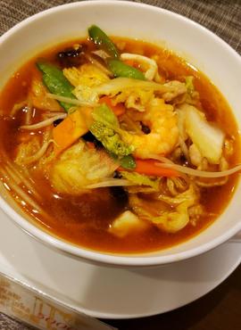 爆弾(ばくとん)湯麺¥880