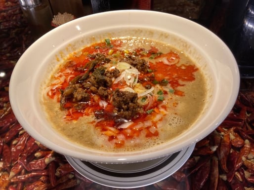 白胡麻坦々麺 辛３ しびれ3