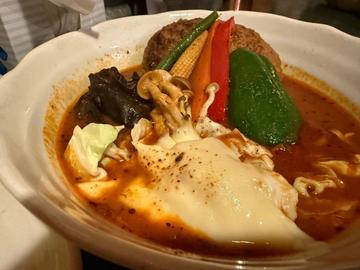ハンバーグベジタブルカレー、チーズトッピング 6番 大激辛
