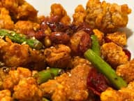 鶏肉唐揚げのたっぷり唐辛子炒め