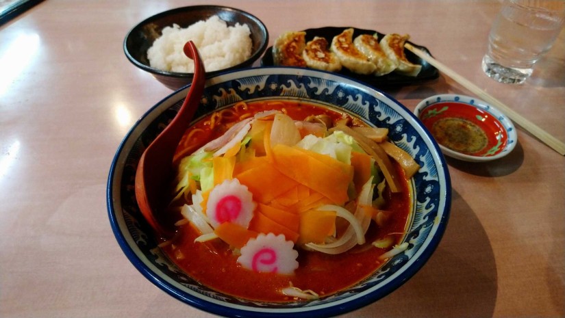 辛味噌野菜ラーメン(ぎょうざセット) L