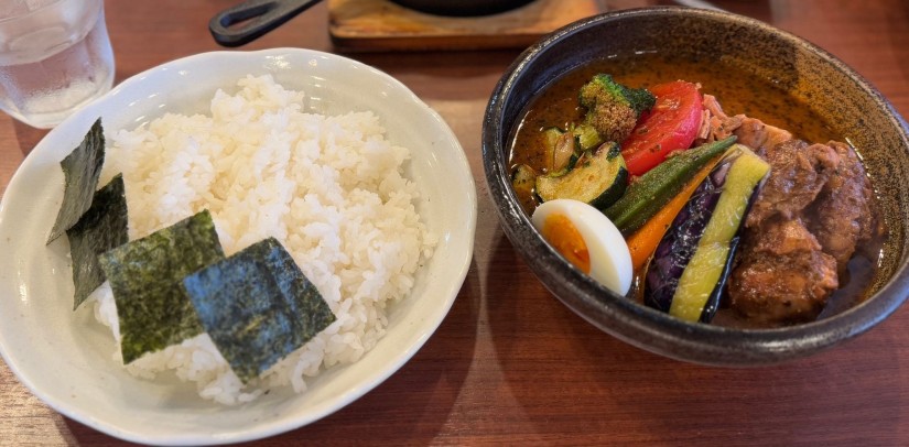 【夏限定】特製ジャークチキンと夏野菜のスープカレー 10辛