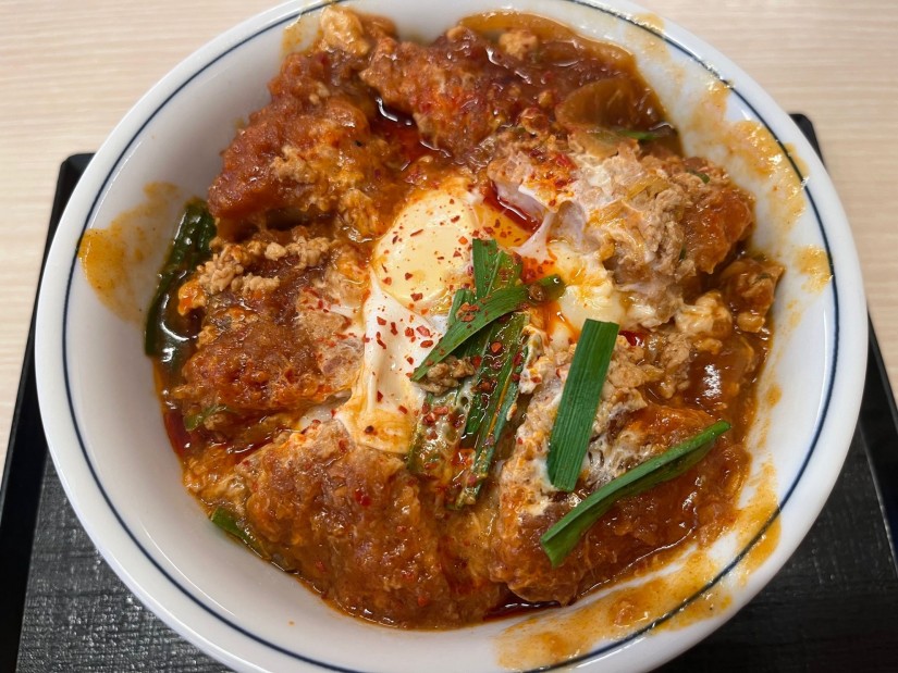 赤辛カツ丼