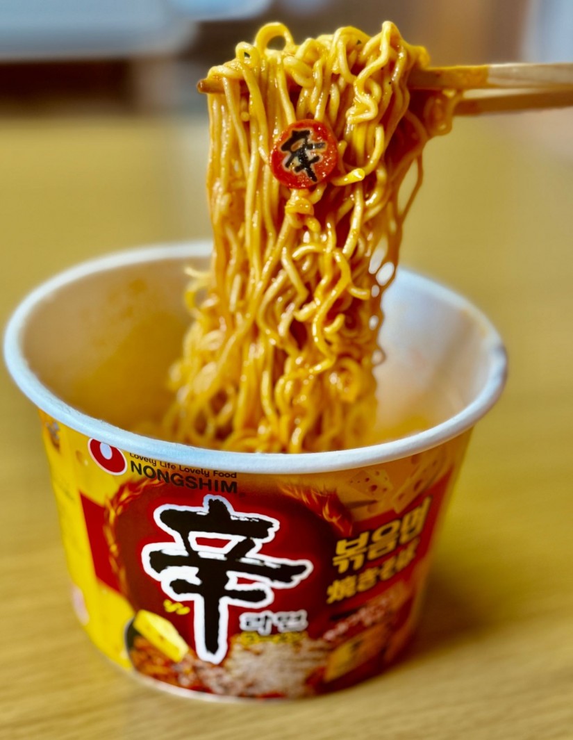 辛ラーメン焼きそばチーズ