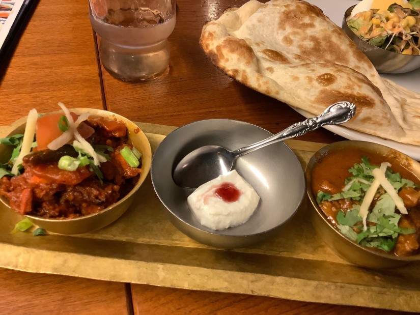 Bセット(チキンキーママサラ(中辛口)、ファイヤースープカレー(辛口))