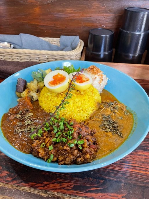 良ちゃんプレート（チキン・キーマ・ビーフ全てがこの一皿に）