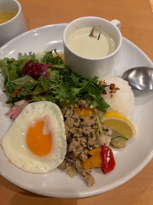 エダジュン監修ガパオ&グリーンカレープレート