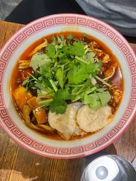 きのこ酸辣湯麺