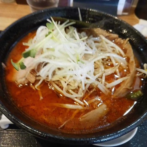 辛味噌ラーメン炒めモヤシOn