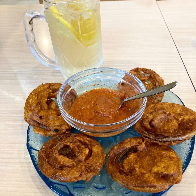 オニオンパコダ 激辛ソース