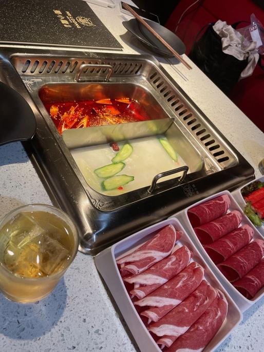 火鍋食べ放題コース 麻辣・豚骨スープ