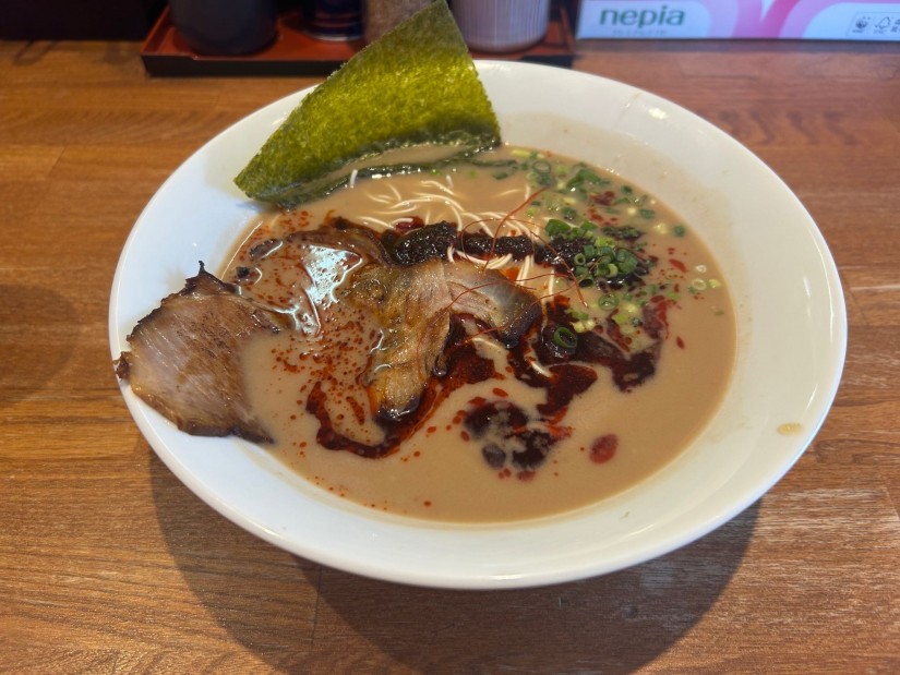 赤とんこつラーメン