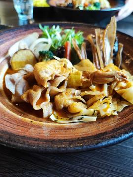 道産豚ローススライスと道産野菜のスープカレー 10