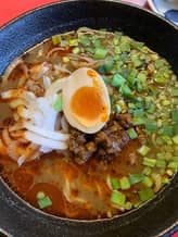 黒担々麺 独創的な辛旨担々麺