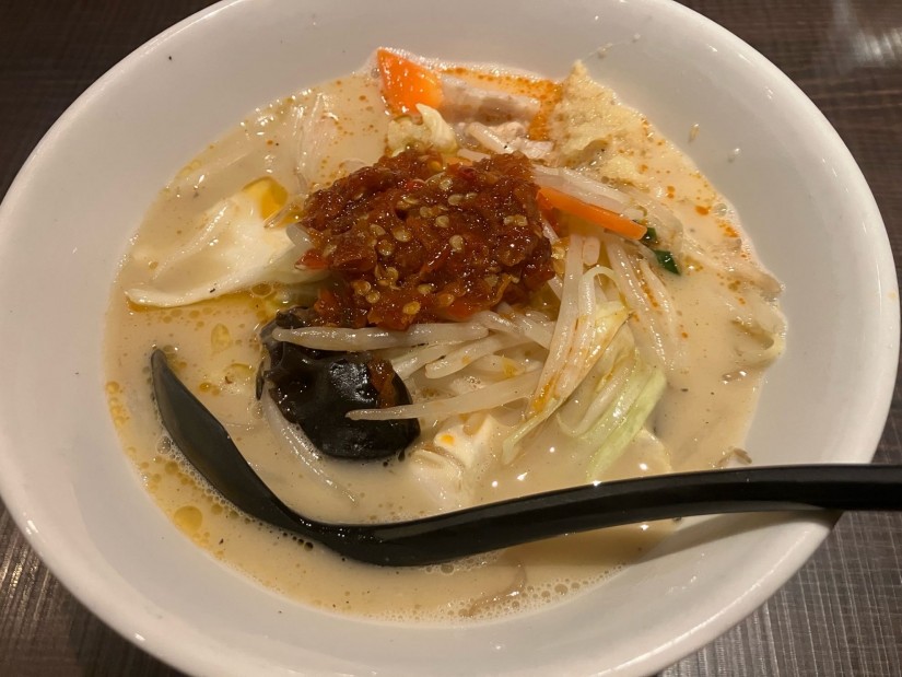 塩鶏辛たんめん