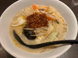 塩鶏辛たんめん