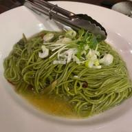 茶そばのペペロンチーノ