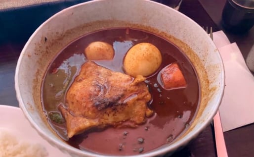 やわらか炙り でかチキンカリー 虚空 13辛