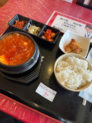牛ホルモンスンドゥブ定食
