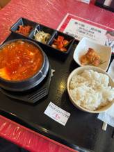 牛ホルモンスンドゥブ定食