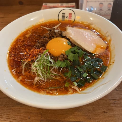 味噌チゲ坦々麺　激辛劇痺