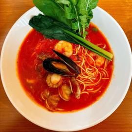 海の幸のトマトらぁ麺