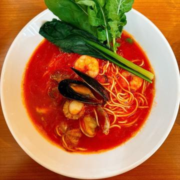 海の幸のトマトらぁ麺