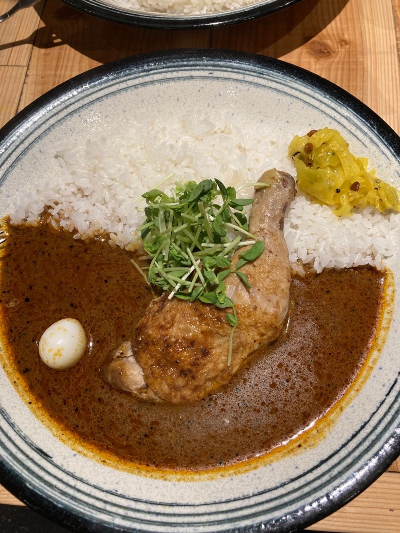 スパイシーチキンレッグカレー