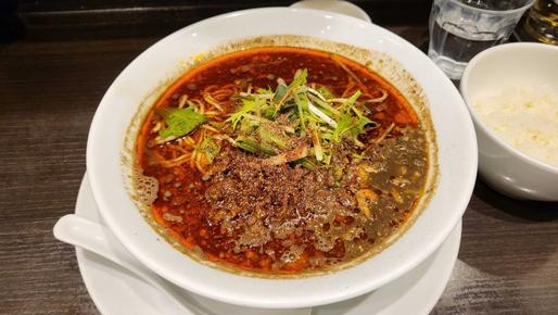 黒胡麻担々麺 5辛4痺