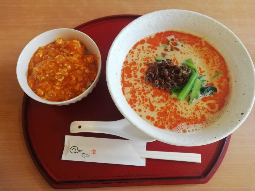担々麺とエビチリ玉丼