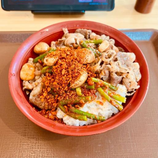 トリプルニンニク牛カルビ焼肉丼