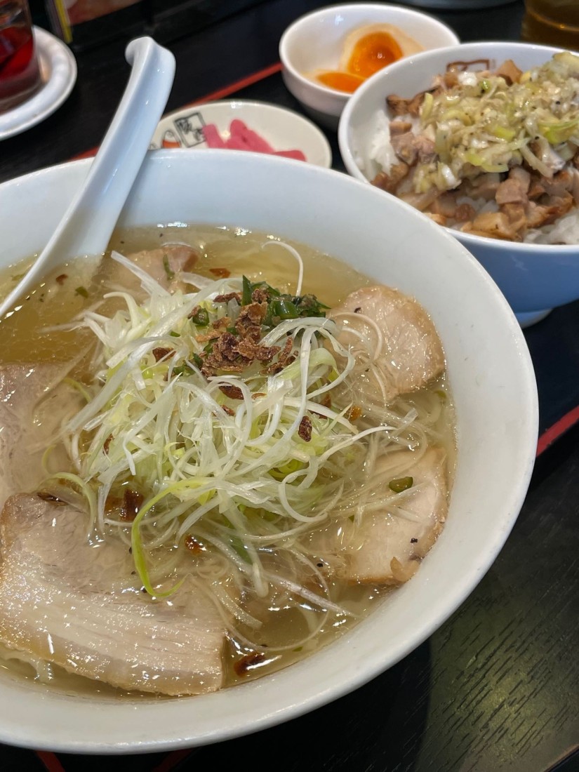 青唐ねぎ塩ラーメン 辛味が強い商品です