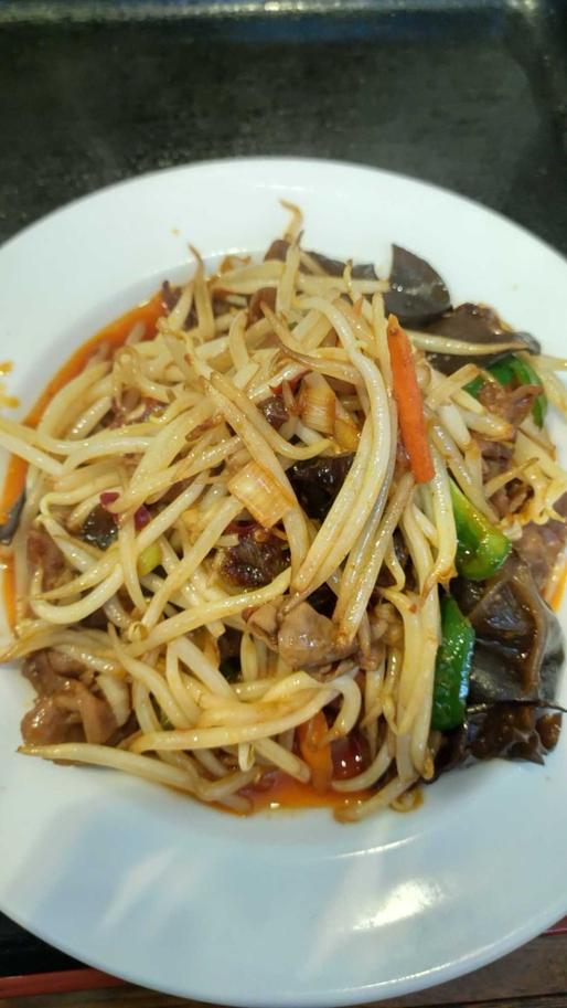 ホルモンともやしのからいため