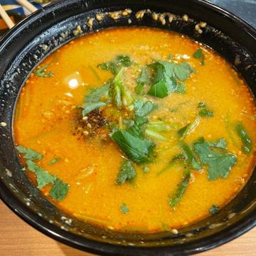胡麻香る担々麺