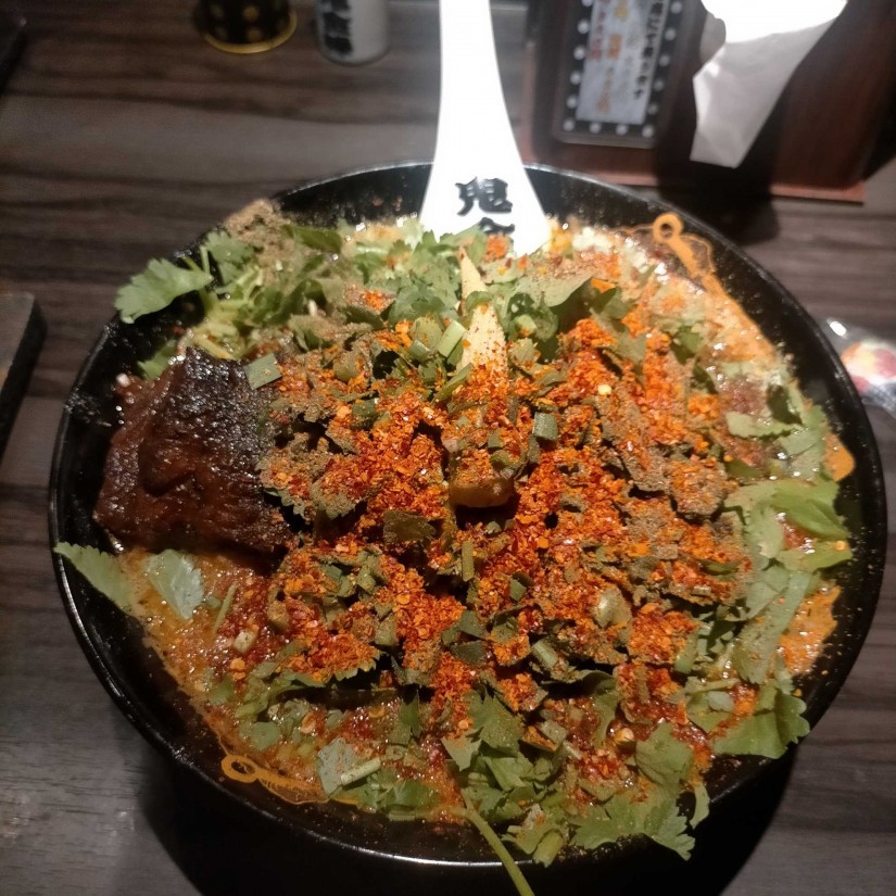 パクチーカラシビ味噌らー麺 カラ鬼増し シビ鬼殺し