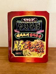 ペヤング 豚キムチ味やきそば